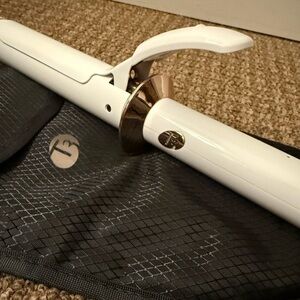 T3 1 1/4” curling iron with travel case